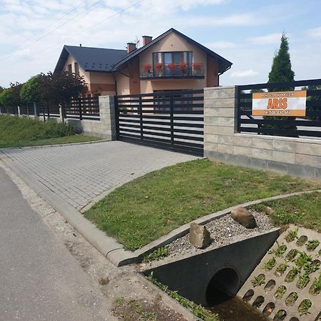 Aris Pokoje Goscinne Wojnicz Extérieur photo
