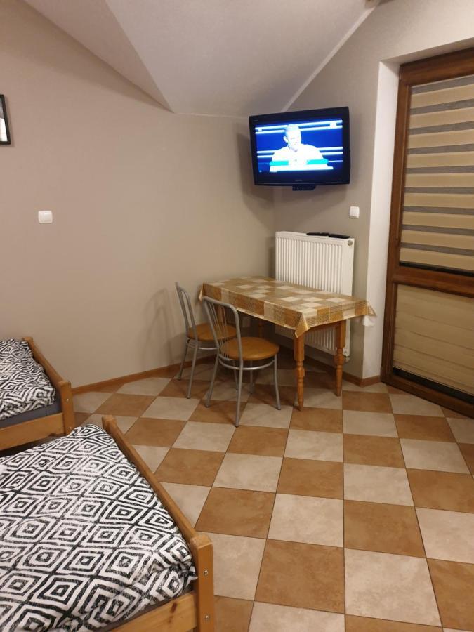 Aris Pokoje Goscinne Wojnicz Extérieur photo